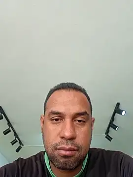 elnegro707070 online show from February 7, 2026, 1:26 pm