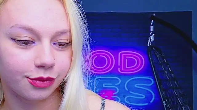 AlessiaCroft online show from April 27, 2026, 4:10 am
