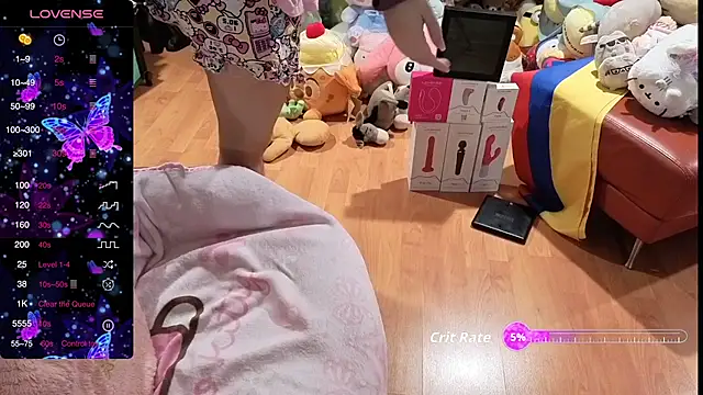 w3tkittty online show from September 12, 2025, 10:32 pm