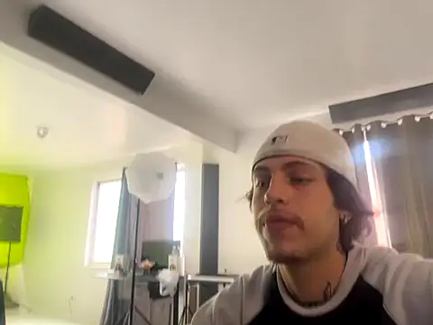 Snapshot of bigrosa21cm chatting on October 26, 2025, 11:49 am bigrosa21cm online show from October 26, 2025, 11:49 am