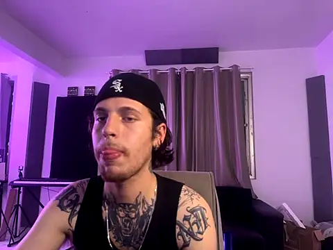 Snapshot of bigrosa21cm chatting on November 7, 2025, 10:10 pm bigrosa21cm online show from November 7, 2025, 10:10 pm