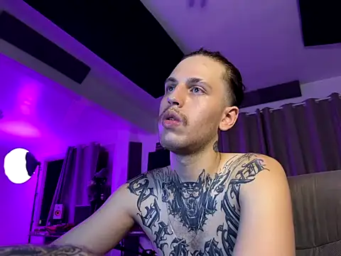 Snapshot of bigrosa21cm chatting on February 7, 2026, 2:04 am bigrosa21cm online show from February 7, 2026, 2:04 am