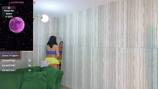 Snapshot of clementine_t chatting on October 3, 2025, 11:51 am clementine t online show from October 3, 2025, 11:51 am