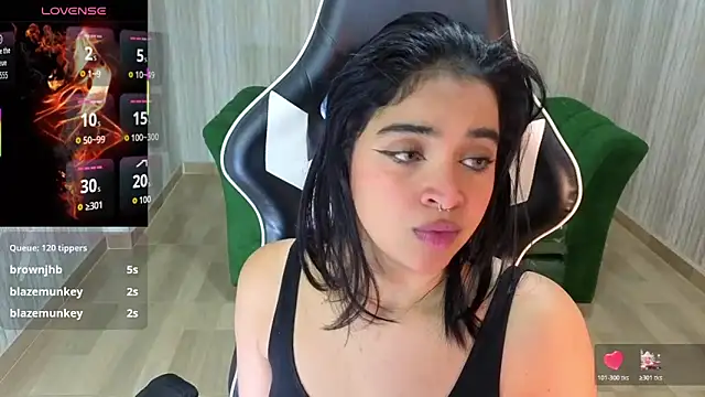 Snapshot of clementine_t chatting on October 17, 2025, 12:30 pm clementine t online show from October 17, 2025, 12:30 pm