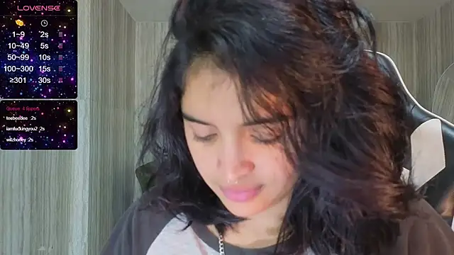 Snapshot of clementine_t chatting on November 15, 2025, 1:03 am clementine t online show from November 15, 2025, 1:03 am