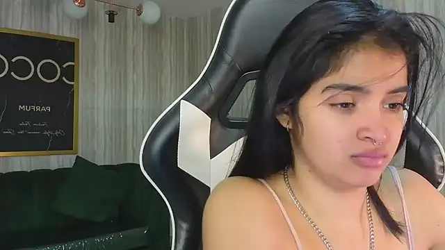 Snapshot of clementine_t chatting on November 18, 2025, 12:31 pm clementine t online show from November 18, 2025, 12:31 pm