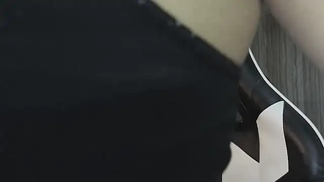 Snapshot of clementine_t chatting on November 19, 2025, 1:00 pm clementine t online show from November 19, 2025, 1:00 pm