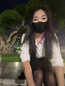 Snapshot of AiBanana chatting on October 15, 2025, 12:05 pm AiBanana online show from October 15, 2025, 12:05 pm