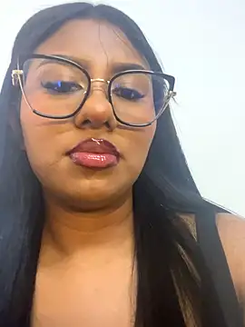 Snapshot of Emmily_Vargas chatting on September 26, 2025, 8:24 pm Emmily Vargas online show from September 26, 2025, 8:24 pm