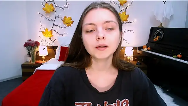 marshmallowee online show from November 3, 2025, 1:12 pm