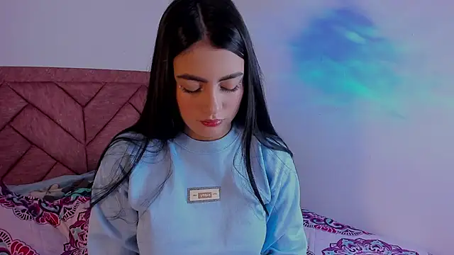 Snapshot of mialeia01 chatting on September 24, 2025, 8:34 pm mialeia01 online show from September 24, 2025, 8:34 pm