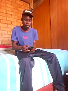 Snapshot of T1011 chatting on December 16, 2025, 7:46 am T1011 online show from December 16, 2025, 7:46 am