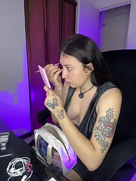 Mia  Gray online show from April 28, 2026, 5:51 pm