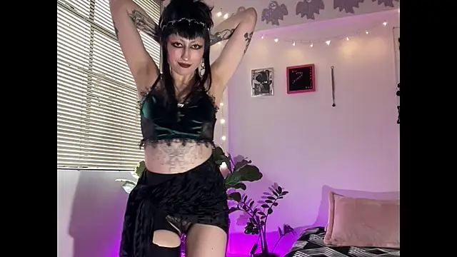 ELENA UMBRA online show from December 16, 2025, 8:25 pm