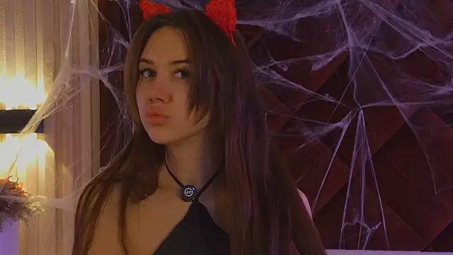 StacyHarland online show from October 31, 2025, 4:24 am