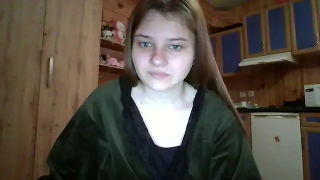 Snapshot of Little_shygirl chatting on November 17, 2025, 5:02 am Little shygirl online show from November 17, 2025, 5:02 am