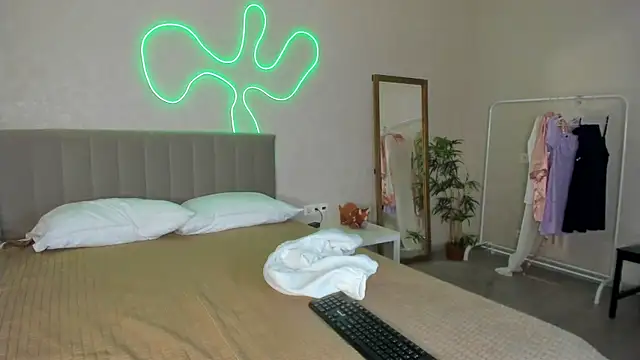 Snapshot of Candy_Cansew chatting on September 13, 2025, 12:21 am Candy Cansew online show from September 13, 2025, 12:21 am