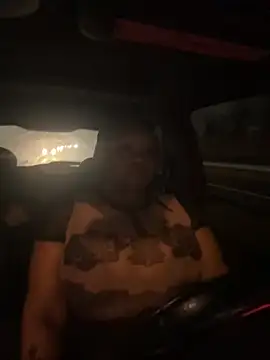 Snapshot of RoyalQueen2u chatting on March 6, 2026, 5:37 am RoyalQueen2u online show from March 6, 2026, 5:37 am