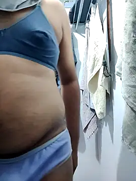 Snapshot of Brown69_guy chatting on November 17, 2025, 6:19 am Brown69 guy online show from November 17, 2025, 6:19 am