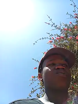 Snapshot of Thenaughtyboy360 chatting on September 18, 2025, 9:55 am Thenaughtyboy360 online show from September 18, 2025, 9:55 am