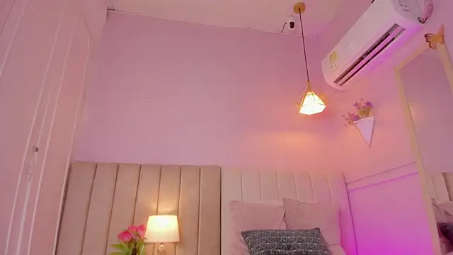 Snapshot of _lucia_18 chatting on September 10, 2025, 6:41 pm lucia 18 online show from September 10, 2025, 6:41 pm