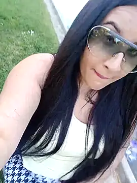 Snapshot of hotCOUPLEPETRA chatting on April 14, 2026, 5:19 pm hotCOUPLEPETRA online show from April 14, 2026, 5:19 pm
