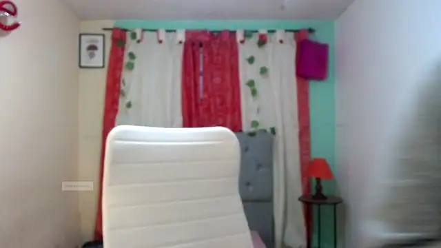 Snapshot of vale_miel chatting on September 12, 2025, 11:48 pm vale miel online show from September 12, 2025, 11:48 pm