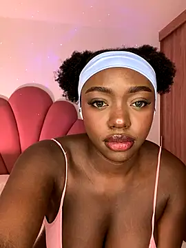 Snapshot of alissradiante1 chatting on October 24, 2025, 1:46 am alissradiante1 online show from October 24, 2025, 1:46 am