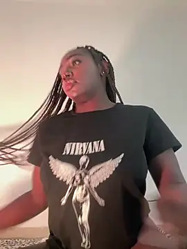 alissradiante1 online show from February 14, 2026, 3:36 am