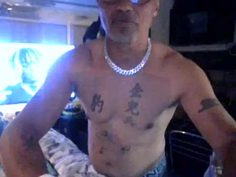 Snapshot of badboy2u2025 chatting on April 21, 2026, 11:40 pm badboy2u2025 online show from April 21, 2026, 11:40 pm