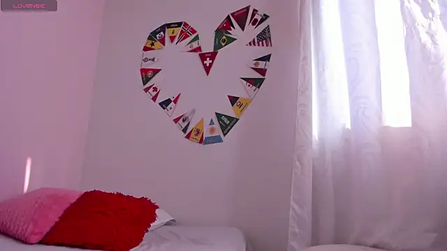 Snapshot of Ameliacooley chatting on June 11, 2026, 12:36 pm Ameliacooley online show from June 11, 2026, 12:36 pm