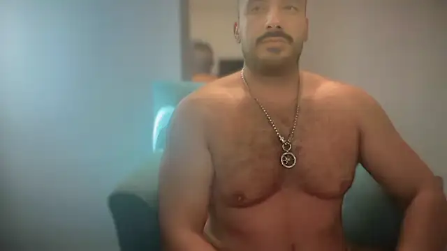 Snapshot of CloudyMuscleBeefy chatting on October 6, 2025, 12:46 pm CloudyMuscleBeefy online show from October 6, 2025, 12:46 pm