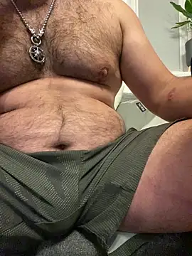 Snapshot of CloudyMuscleBeefy chatting on June 3, 2026, 10:15 pm CloudyMuscleBeefy online show from June 3, 2026, 10:15 pm