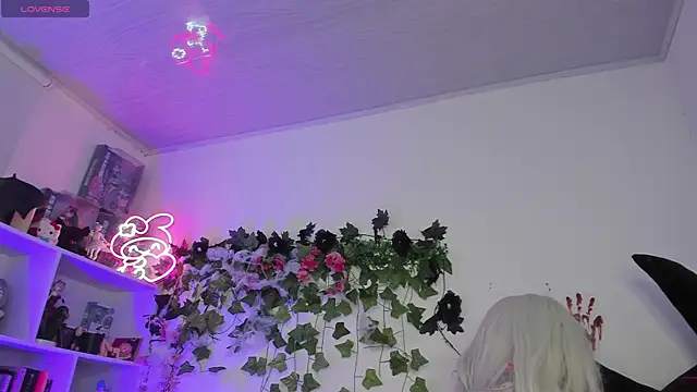 Snapshot of sarahminage_ chatting on November 14, 2025, 10:07 pm sarahminage online show from November 14, 2025, 10:07 pm