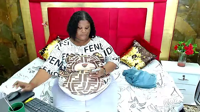 Snapshot of Exoticbigmandy chatting on February 9, 2025, 3:01 pm Exoticbigmandy online show from February 9, 2025, 3:01 pm