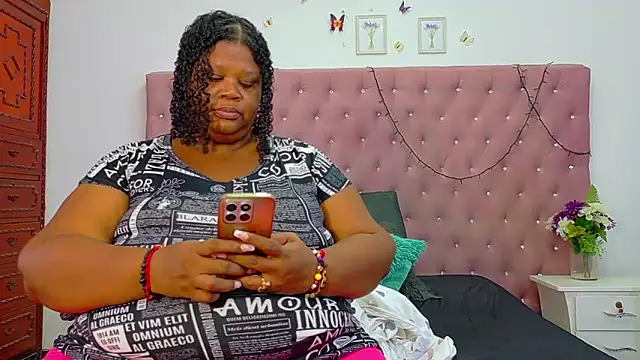 Snapshot of Exoticbigmandy chatting on October 7, 2025, 9:01 pm Exoticbigmandy online show from October 7, 2025, 9:01 pm