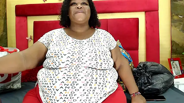 Snapshot of Exoticbigmandy chatting on October 30, 2025, 9:04 pm Exoticbigmandy online show from October 30, 2025, 9:04 pm