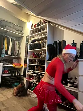 LucyLingerie78 online show from December 16, 2025, 12:32 pm