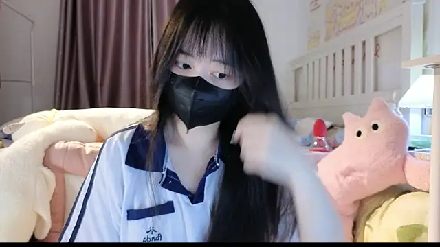 Snapshot of love-uiui chatting on October 10, 2025, 3:22 pm love-uiui online show from October 10, 2025, 3:22 pm