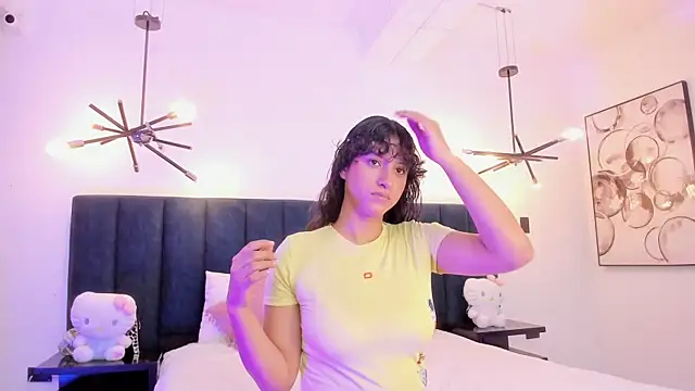 niia7 online show from December 19, 2025, 7:43 pm