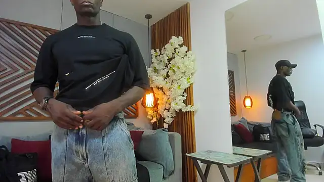 Snapshot of MarcusBlack_ chatting on October 18, 2025, 3:02 pm MarcusBlack online show from October 18, 2025, 3:02 pm