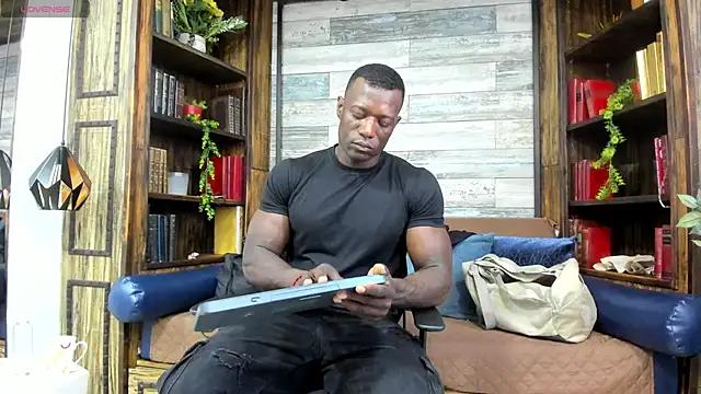 MarcusBlack  online show from May 26, 2026, 12:12 pm