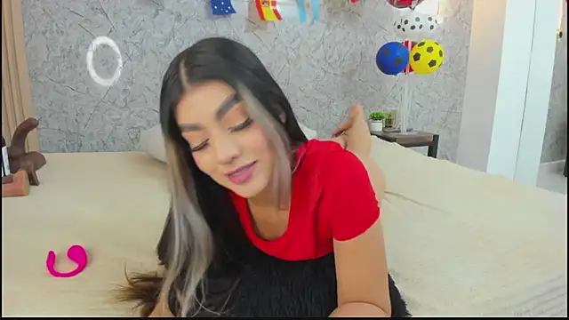 Snapshot of Antonella_west chatting on June 18, 2026, 9:19 pm Antonella west online show from June 18, 2026, 9:19 pm