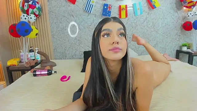 Snapshot of Antonella_west chatting on July 6, 2026, 9:28 pm Antonella west online show from July 6, 2026, 9:28 pm