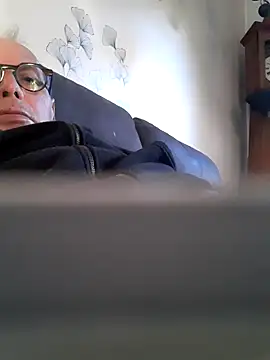 Vince072 online show from October 6, 2025, 6:11 am