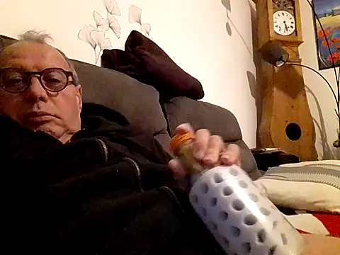 Vince072 online show from October 13, 2025, 5:07 am