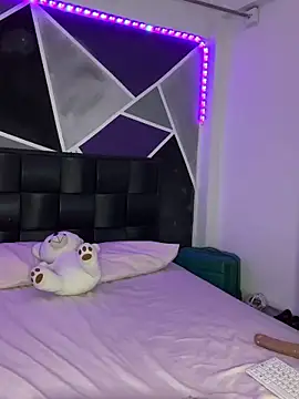 jazminslut online show from May 20, 2026, 3:13 am