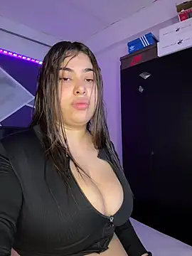 jazminslut online show from July 19, 2026, 12:14 am