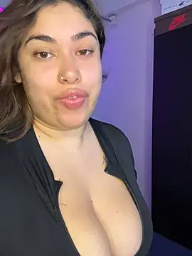 jazminslut online show from July 28, 2026, 2:40 am
