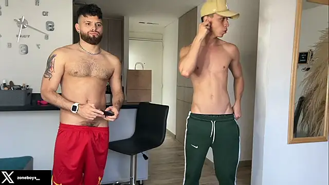 Snapshot of zoneboys chatting on September 10, 2025, 10:43 pm zoneboys online show from September 10, 2025, 10:43 pm